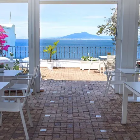 Relais Maresca Luxury Small & Terrace Restaurant Hotell 4*