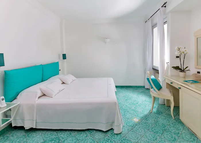 Hotel Relais Maresca Luxury Small & Terrace Restaurant 4*