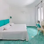 Отель Relais Maresca Luxury Small & Terrace Restaurant 4*