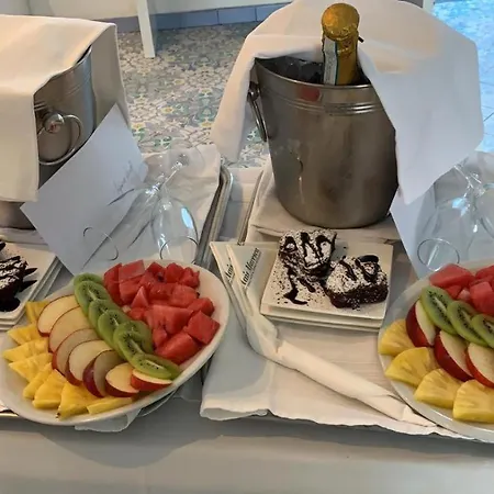 Hotel Relais Maresca Luxury Small & Terrace Restaurant