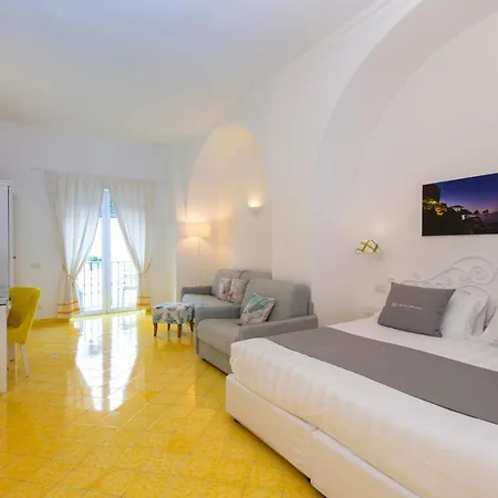 Hotel Relais Maresca Luxury Small & Terrace Restaurant