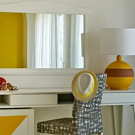 Hotel Relais Maresca Luxury Small & Terrace Restaurant 4*