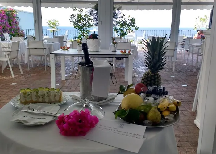 Relais Maresca Luxury Small & Terrace Restaurant ホテル 4*